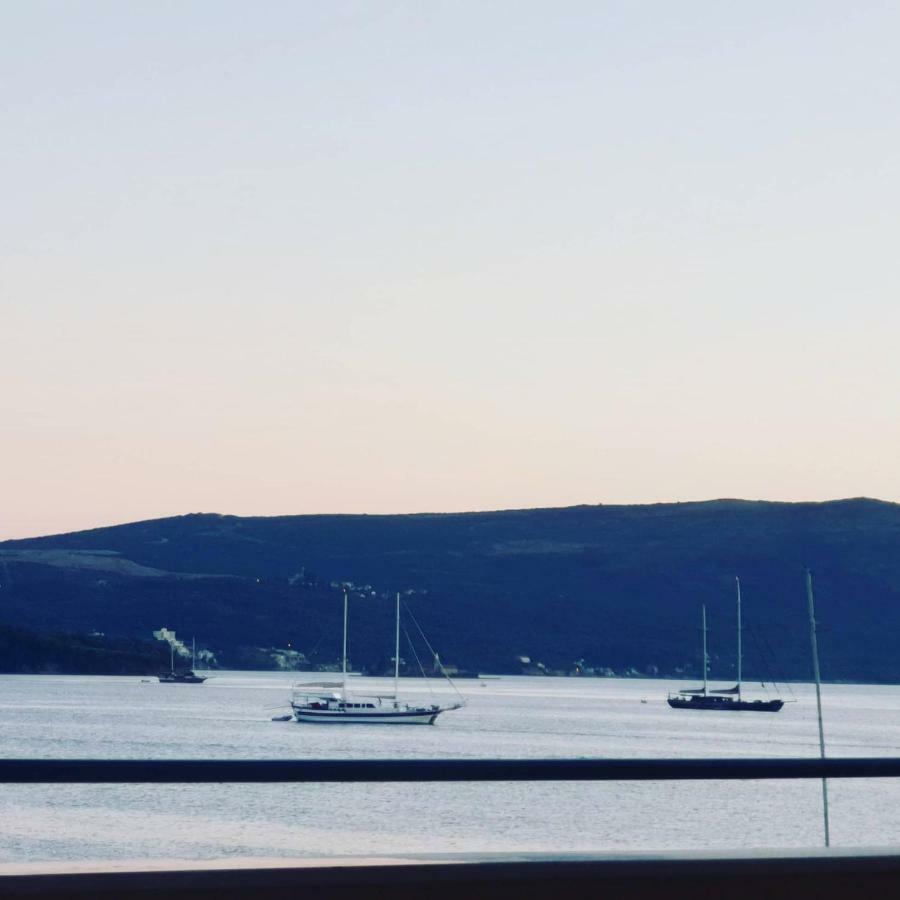 Tondo Daire Tivat Dış mekan fotoğraf